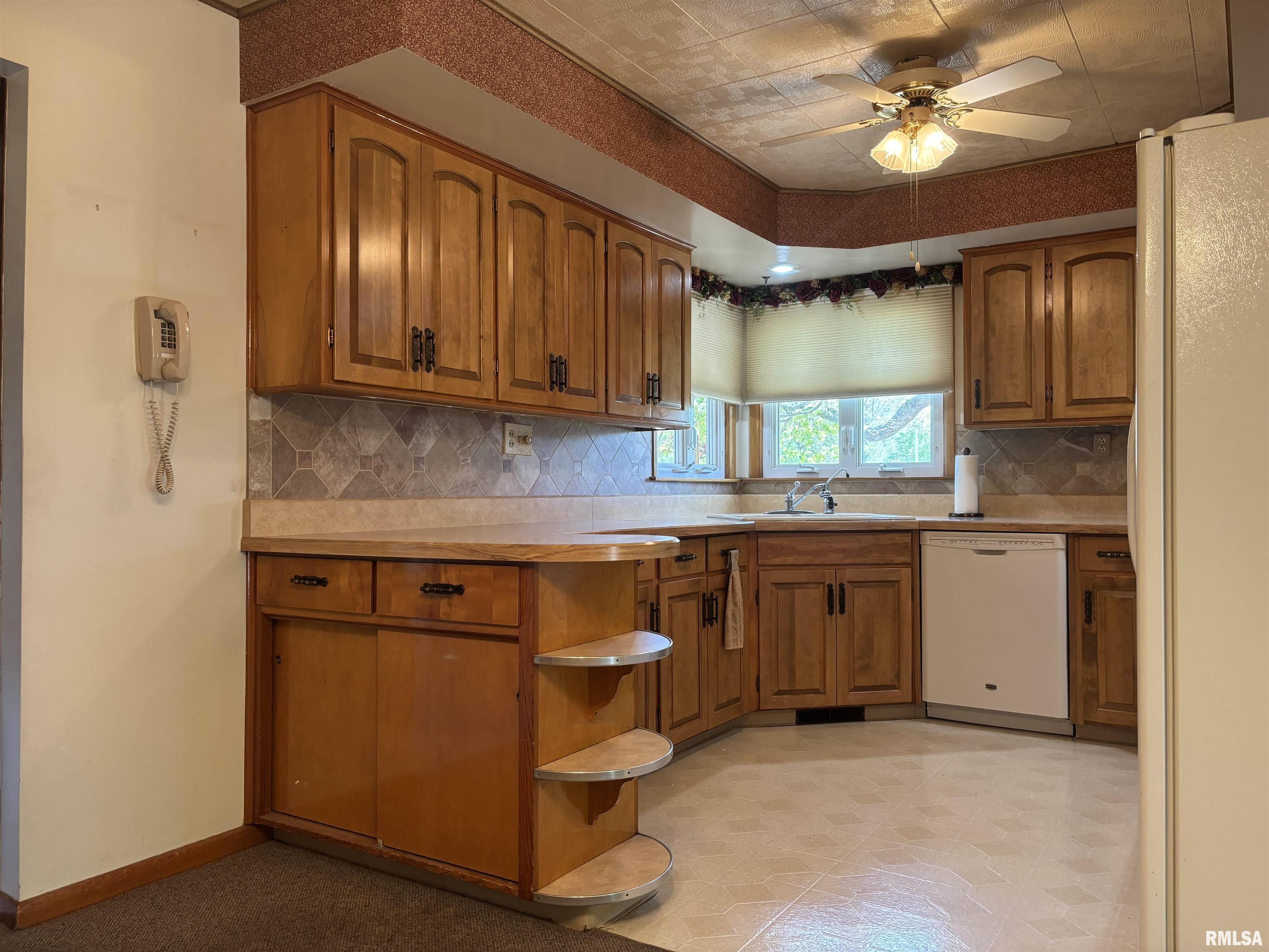 100 Kennedy Court Wyoming, IL 61491 - Photo 10 of 51