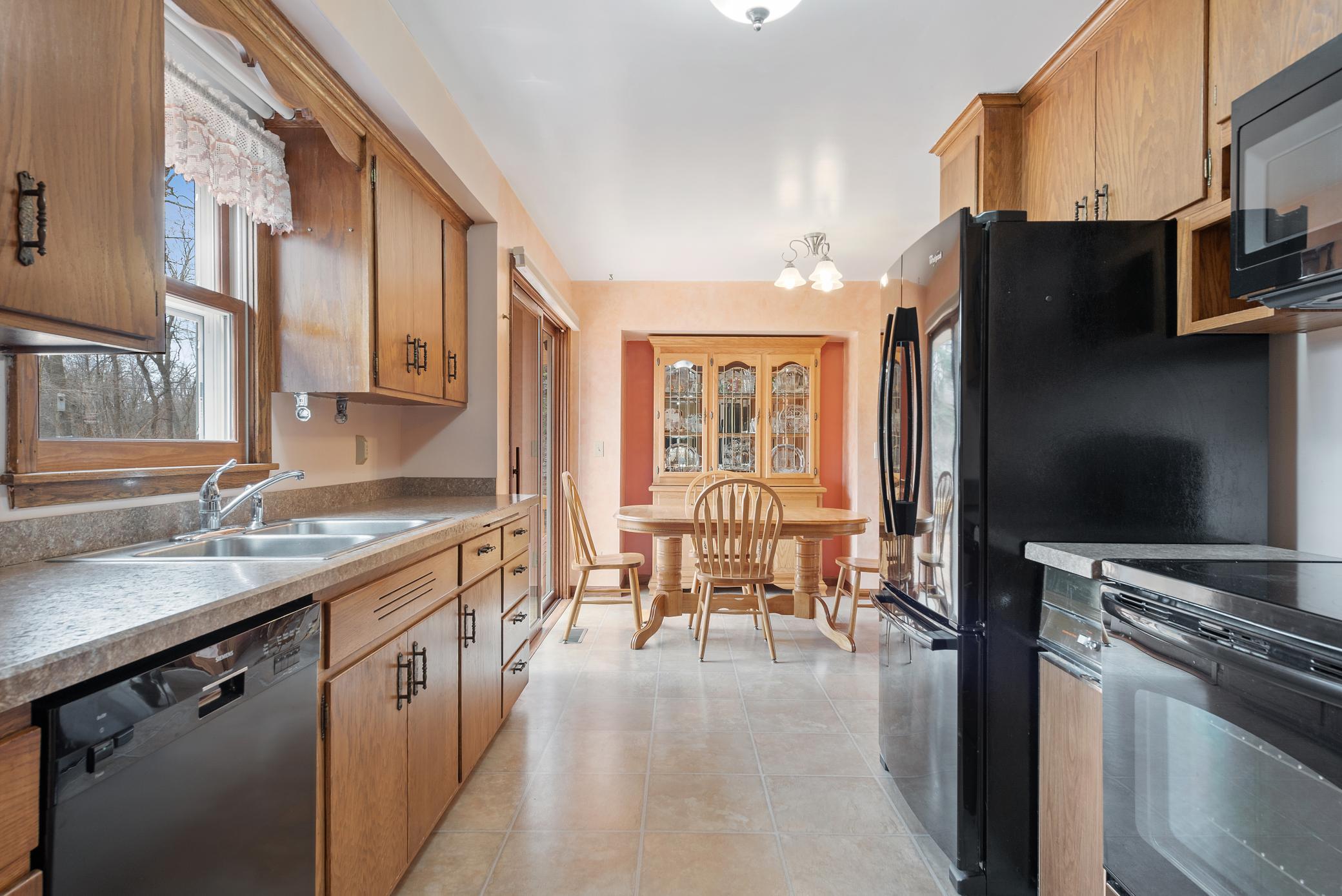 17917 Covington Road Minnetonka, MN 55345 - Photo 13 of 28