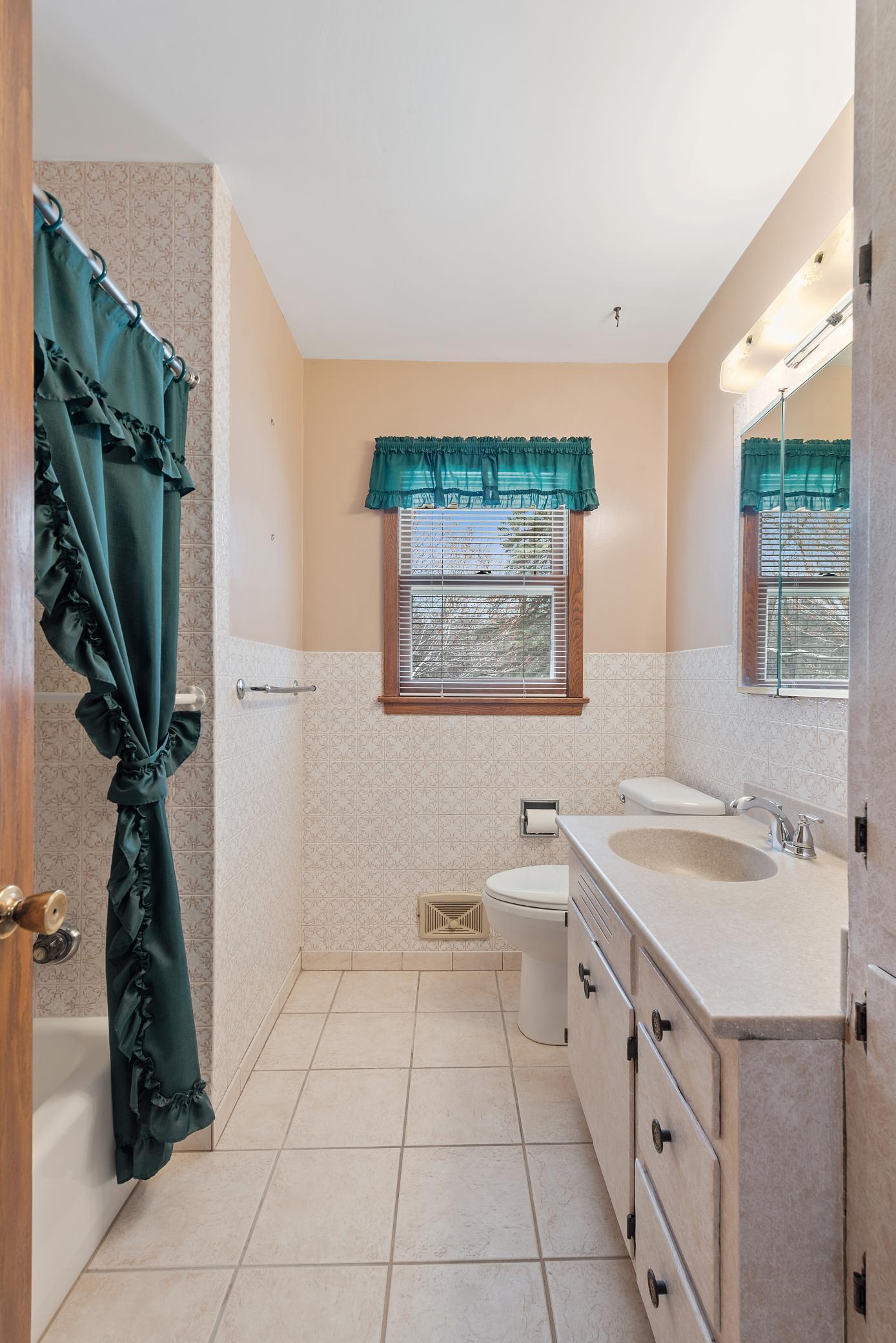 17917 Covington Road Minnetonka, MN 55345 - Photo 4 of 28