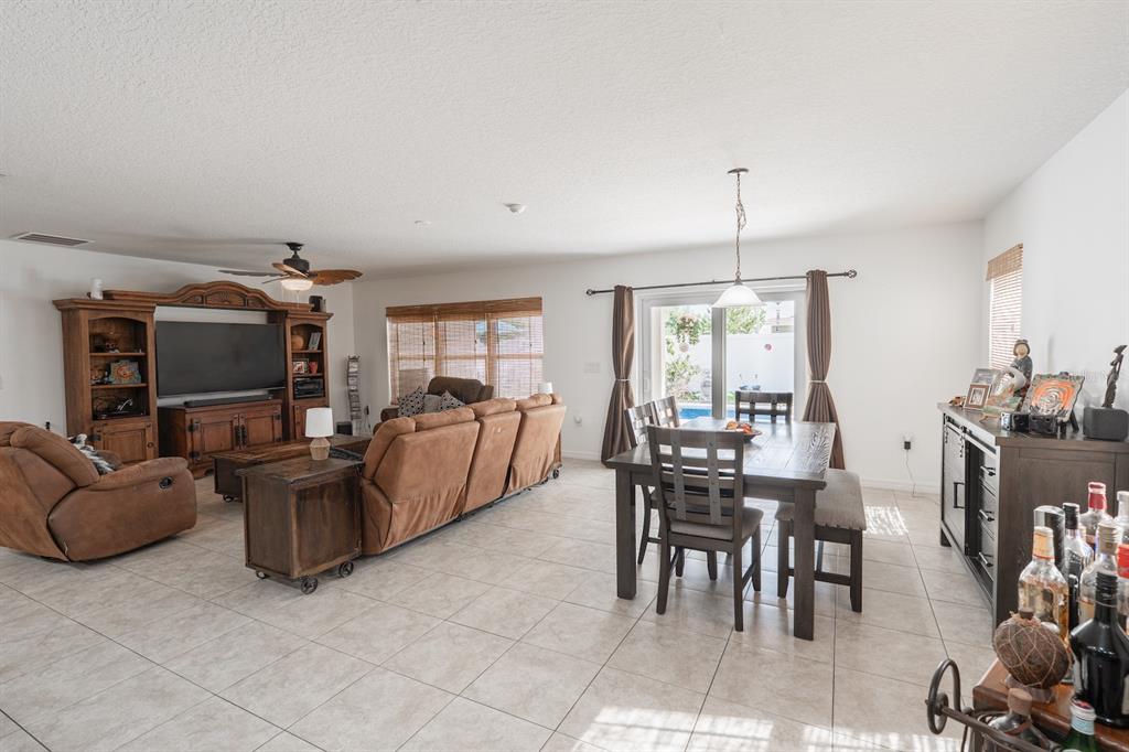 11331 Brighton Knoll Loop Riverview, FL 33579 - Photo 7 of 62