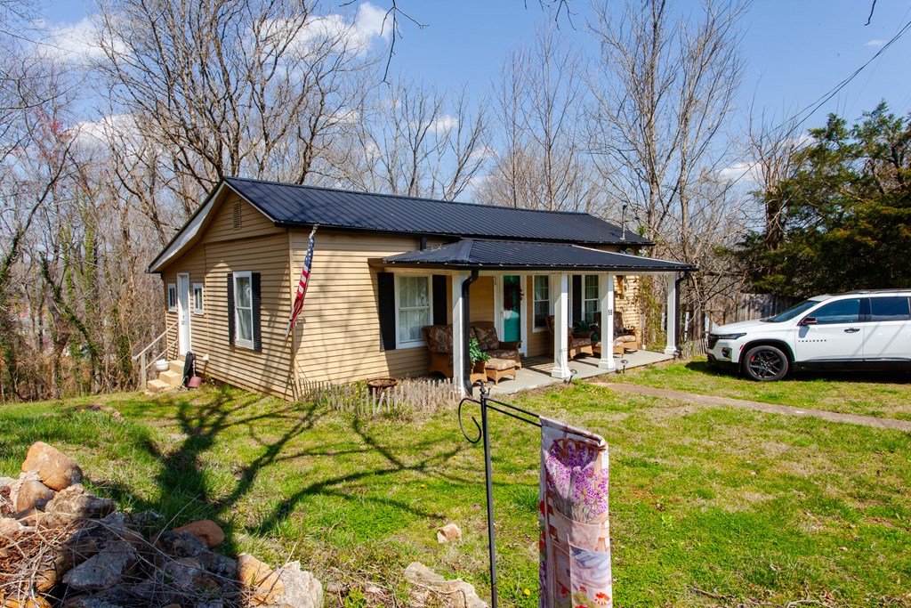 56 Fort Butler Street Murphy, NC 28906 - Photo 7 of 42 Gallery Image 7