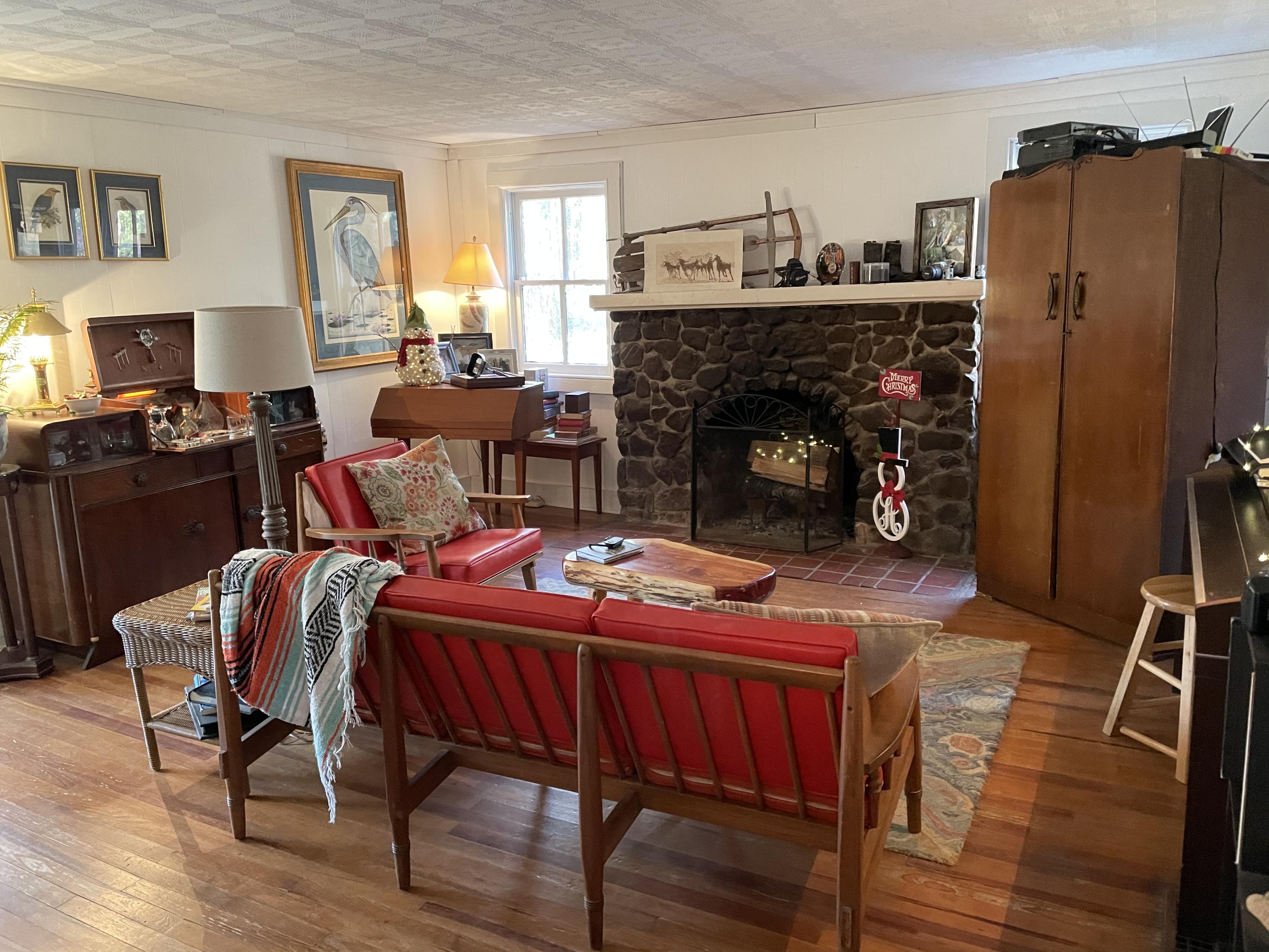 825 Roberts Mill Road Hixson, TN 37343 - Photo 2 of 25 755734AF-91CE-420C-927F-1E27692B387A
