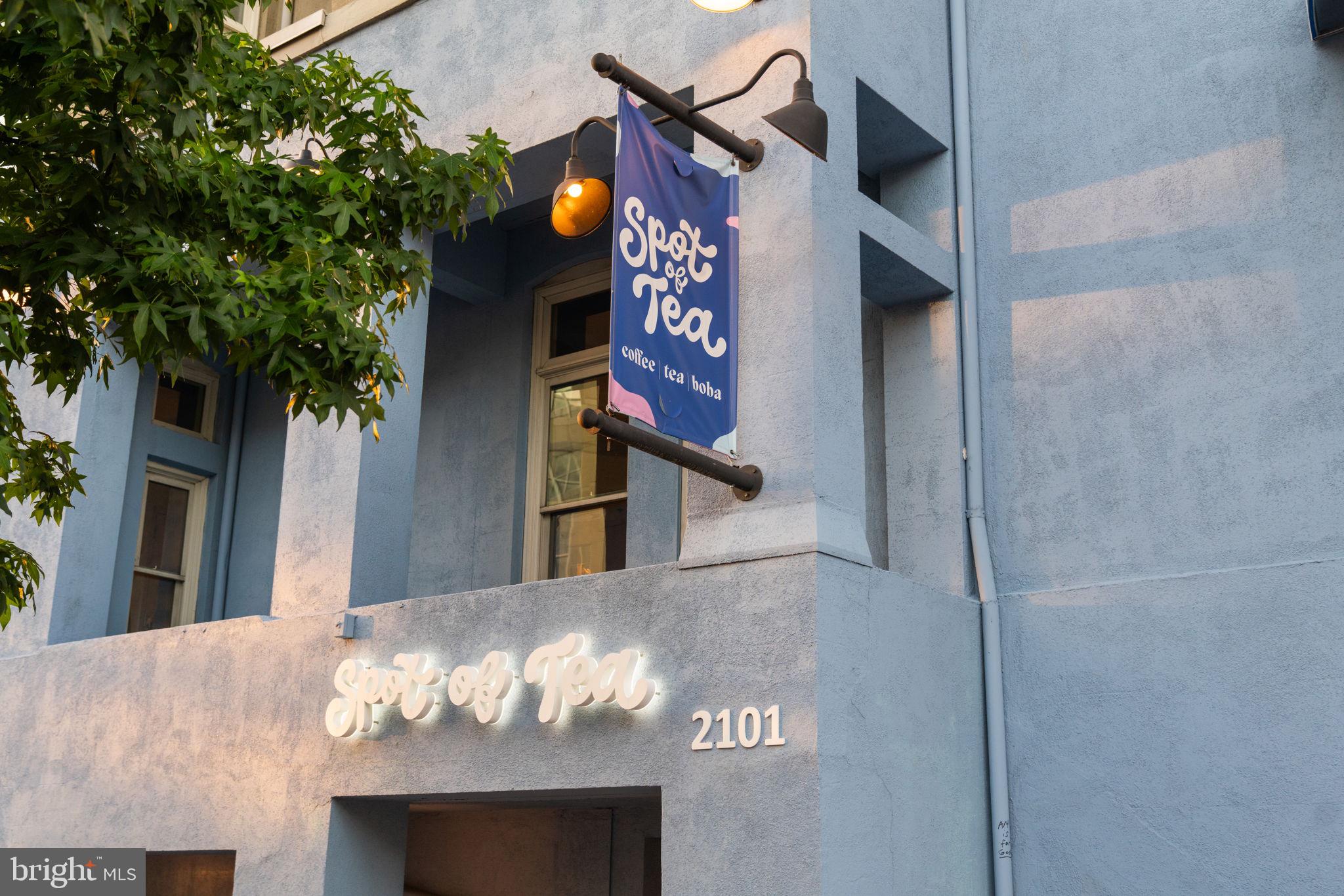 2141 P Street Northwest, Unit 306 Washington, DC 20037 - Photo 41 of 47 a view of entryway