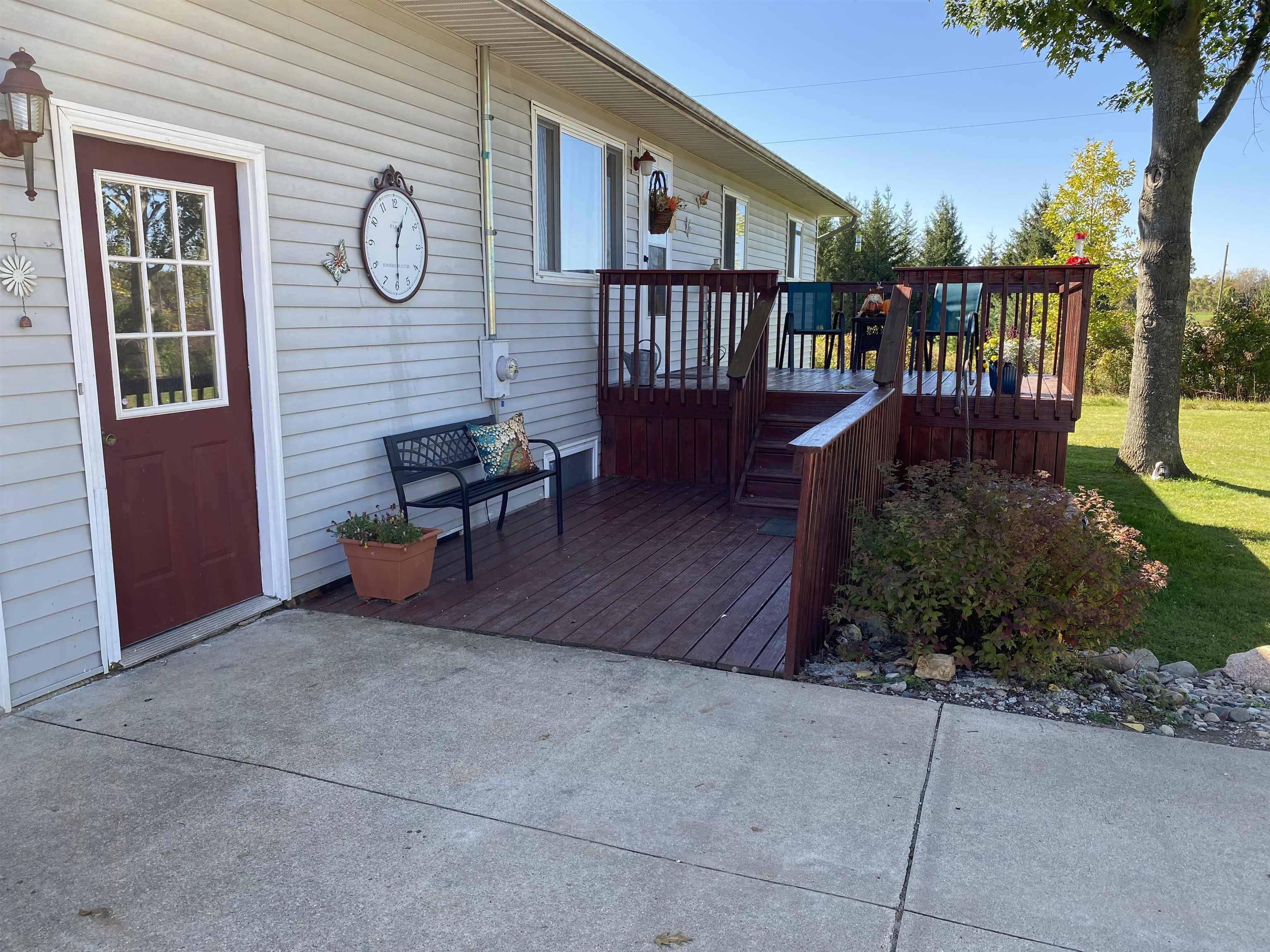 5855 Watson Road Gladwin, MI 48624 - Photo 2 of 44