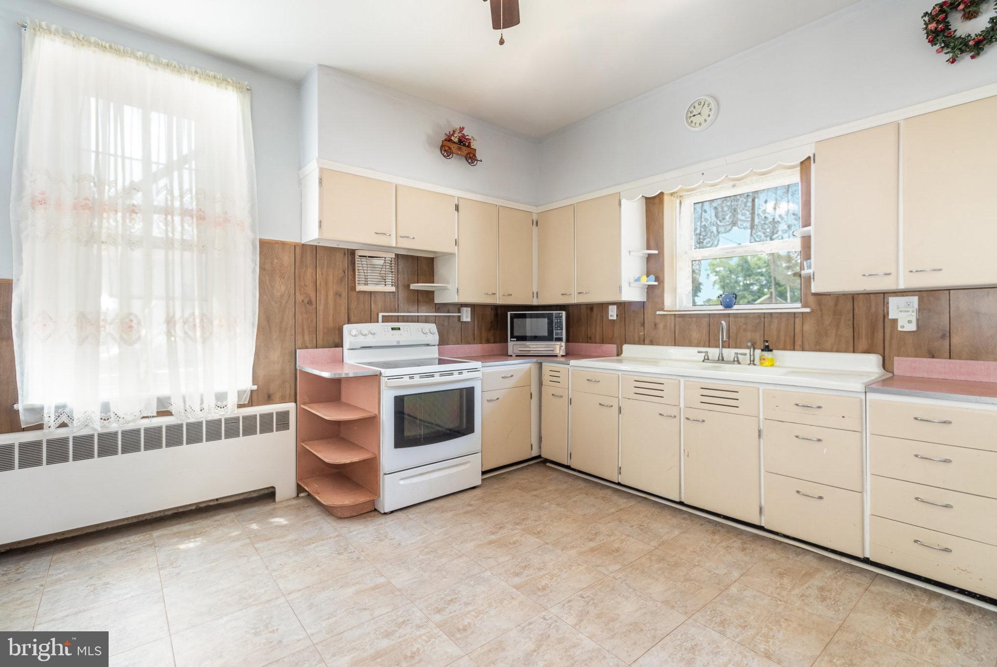 1239 Reading Road Bowmansville, PA 17517 - Photo 7 of 23 Kitchen