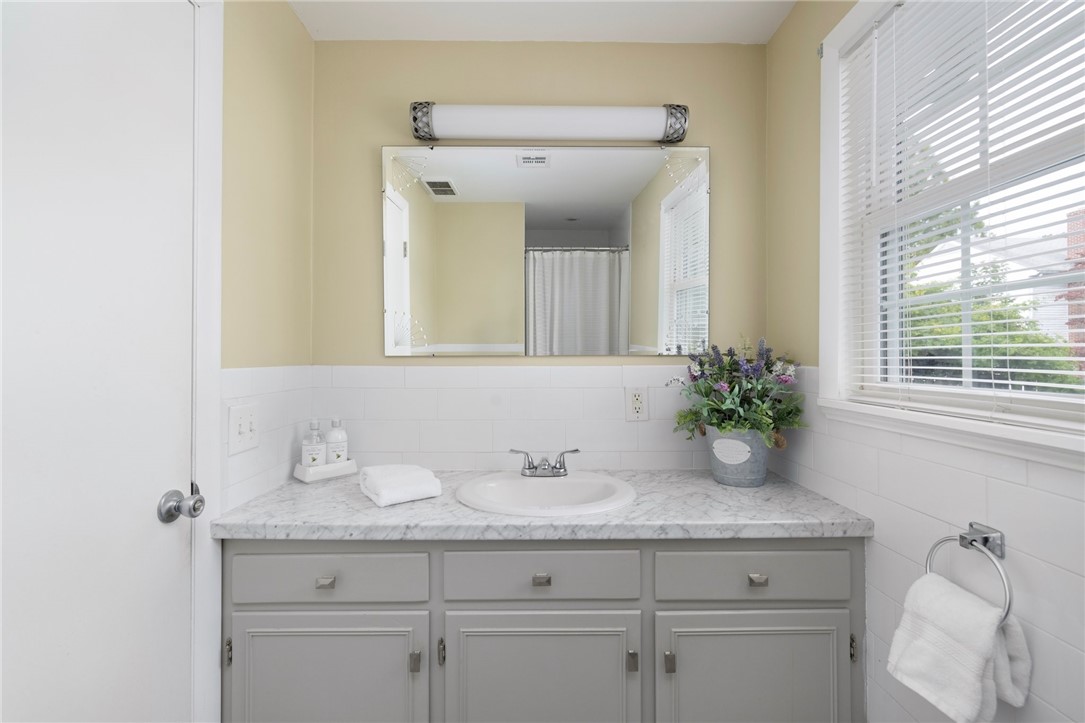 5 West Blue Ridge Road Cranston, RI 02920 - Photo 8 of 33 Gallery Image 8