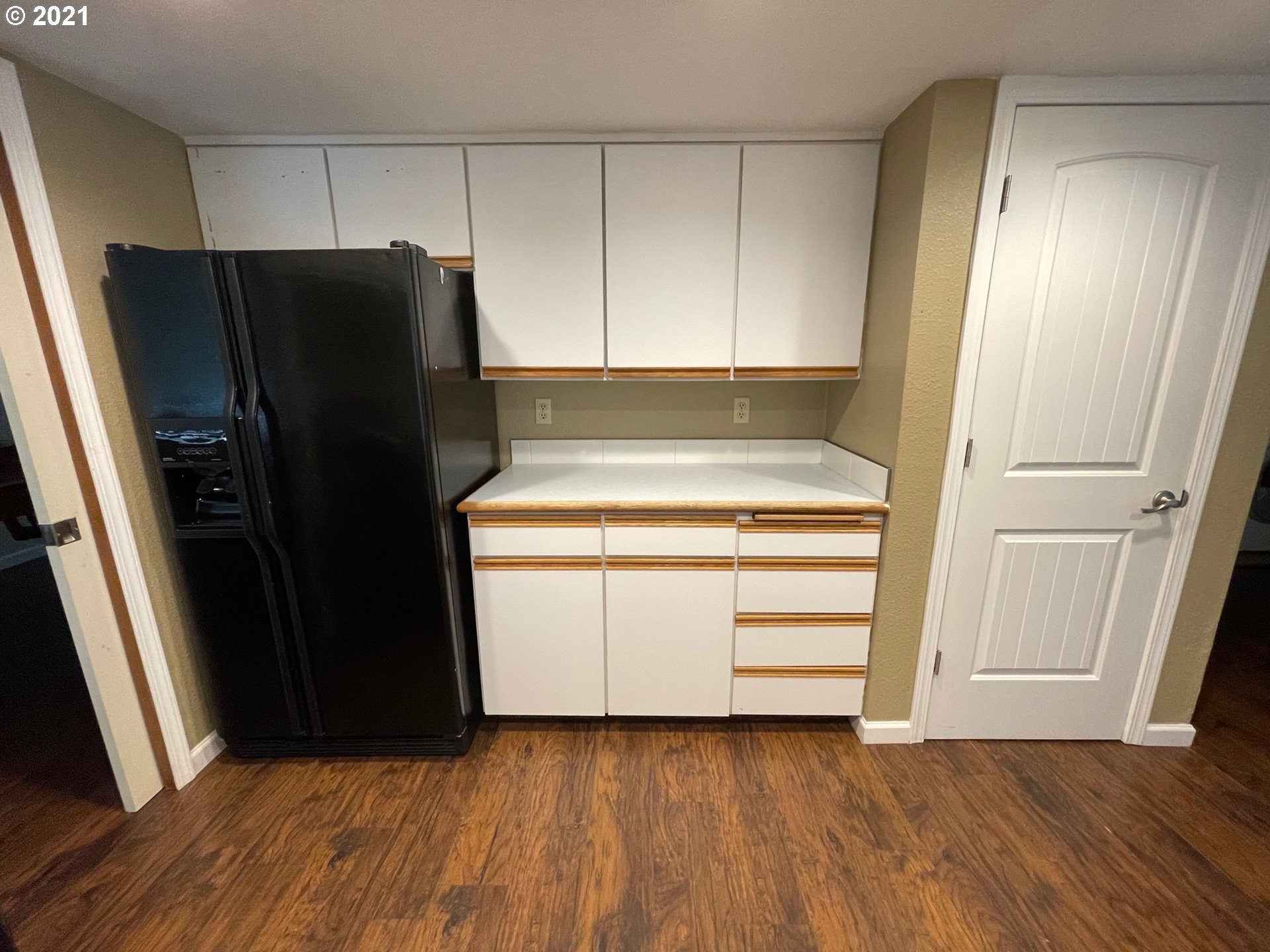 3128 Southwest Huber Street Portland, OR 97219 - Photo 14 of 22 Gallery Image 14