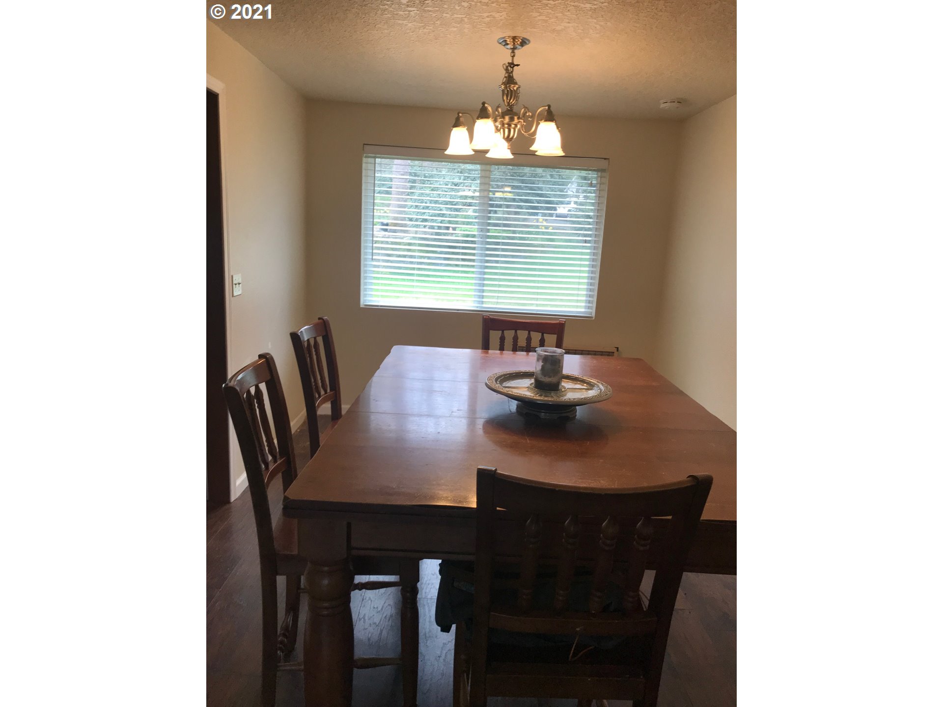 3128 Southwest Huber Street Portland, OR 97219 - Photo 6 of 22 Gallery Image 6