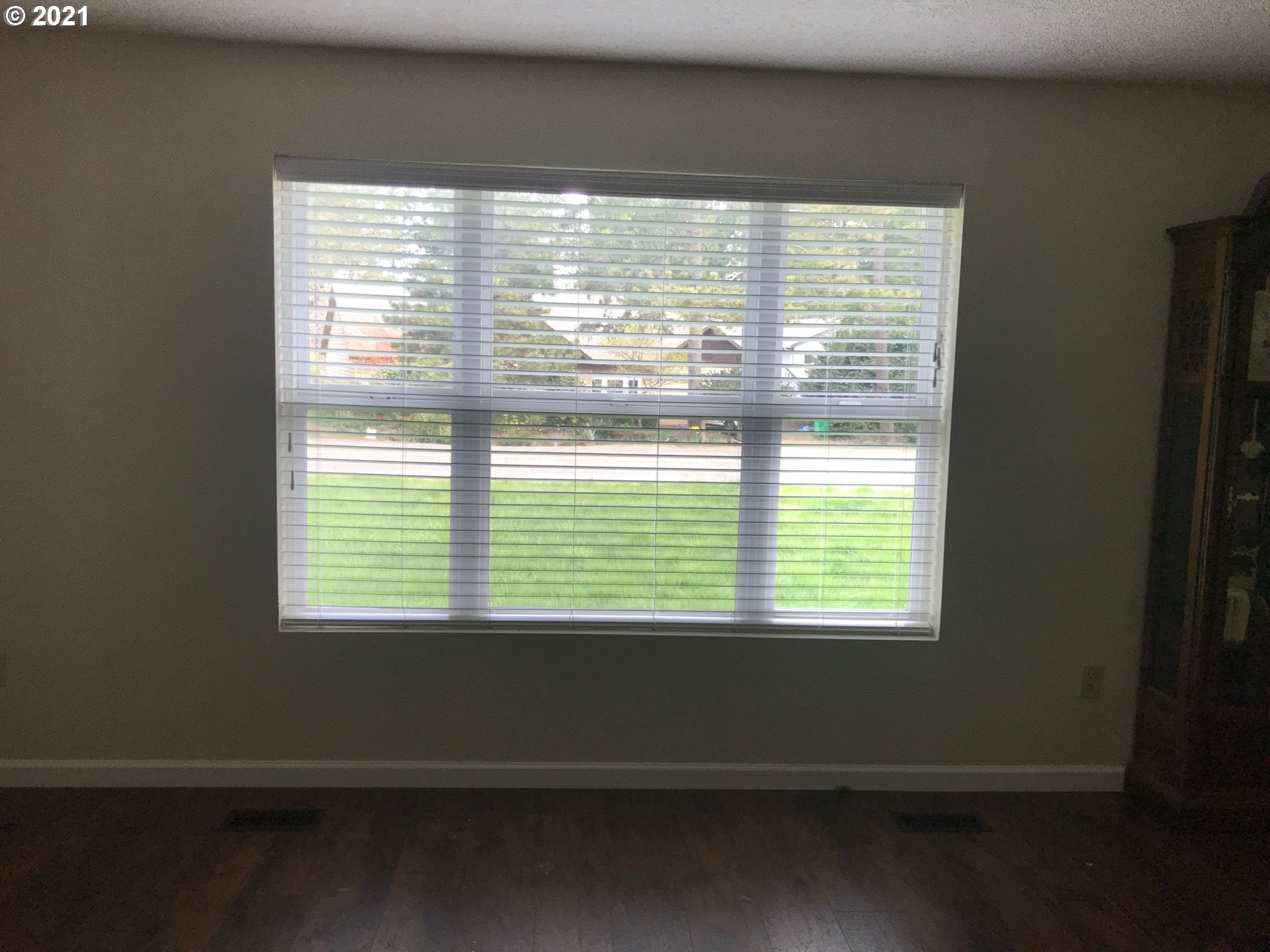 3128 Southwest Huber Street Portland, OR 97219 - Photo 7 of 22 Gallery Image 7