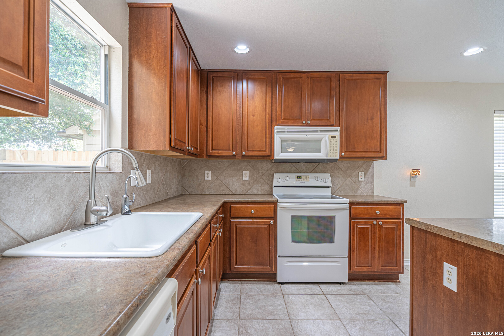 117 Rhew Place Cibolo, TX 78108 - Photo 12 of 35