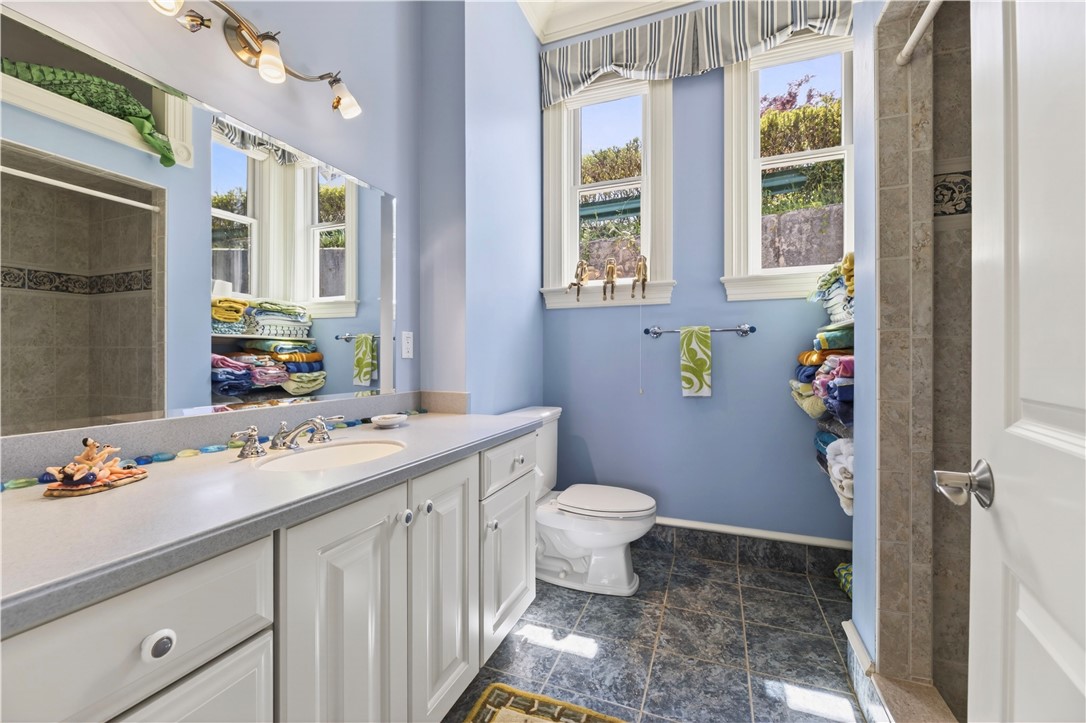 7 Ocean View Highway Westerly, RI 02891 - Photo 16 of 29