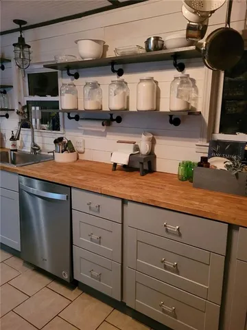 $195,000 | 14815 East Mayes Road, Independence, MO 64050