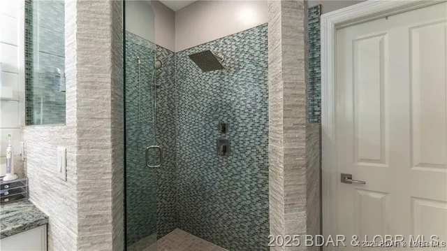 $4,050,000 | 451 Wedge Wood Drive, Camdenton, MO 65020