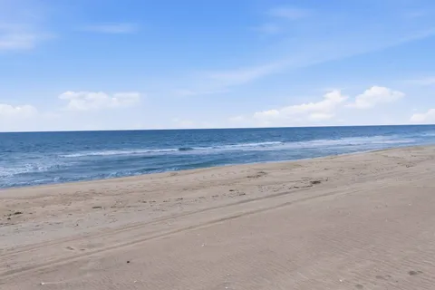 $3,998,000 | 905 Dune Road, West Hampton Dunes, NY 11978