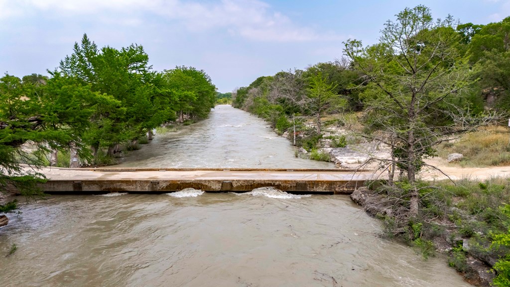 106 Homillus Rd Center Point Comfort, TX 78013 - Photo 2 of 55