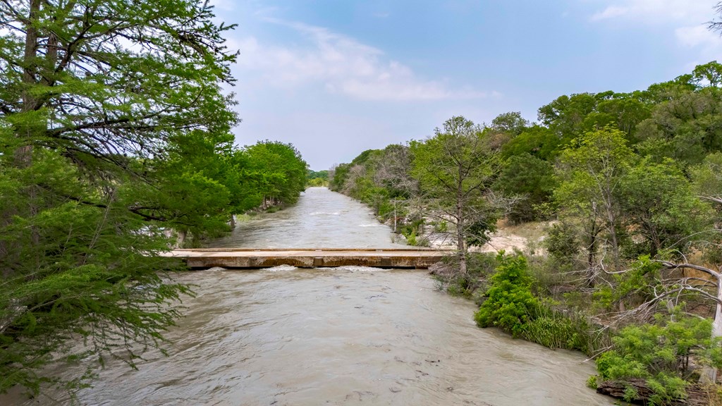 106 Homillus Rd Center Point Comfort, TX 78013 - Photo 4 of 55