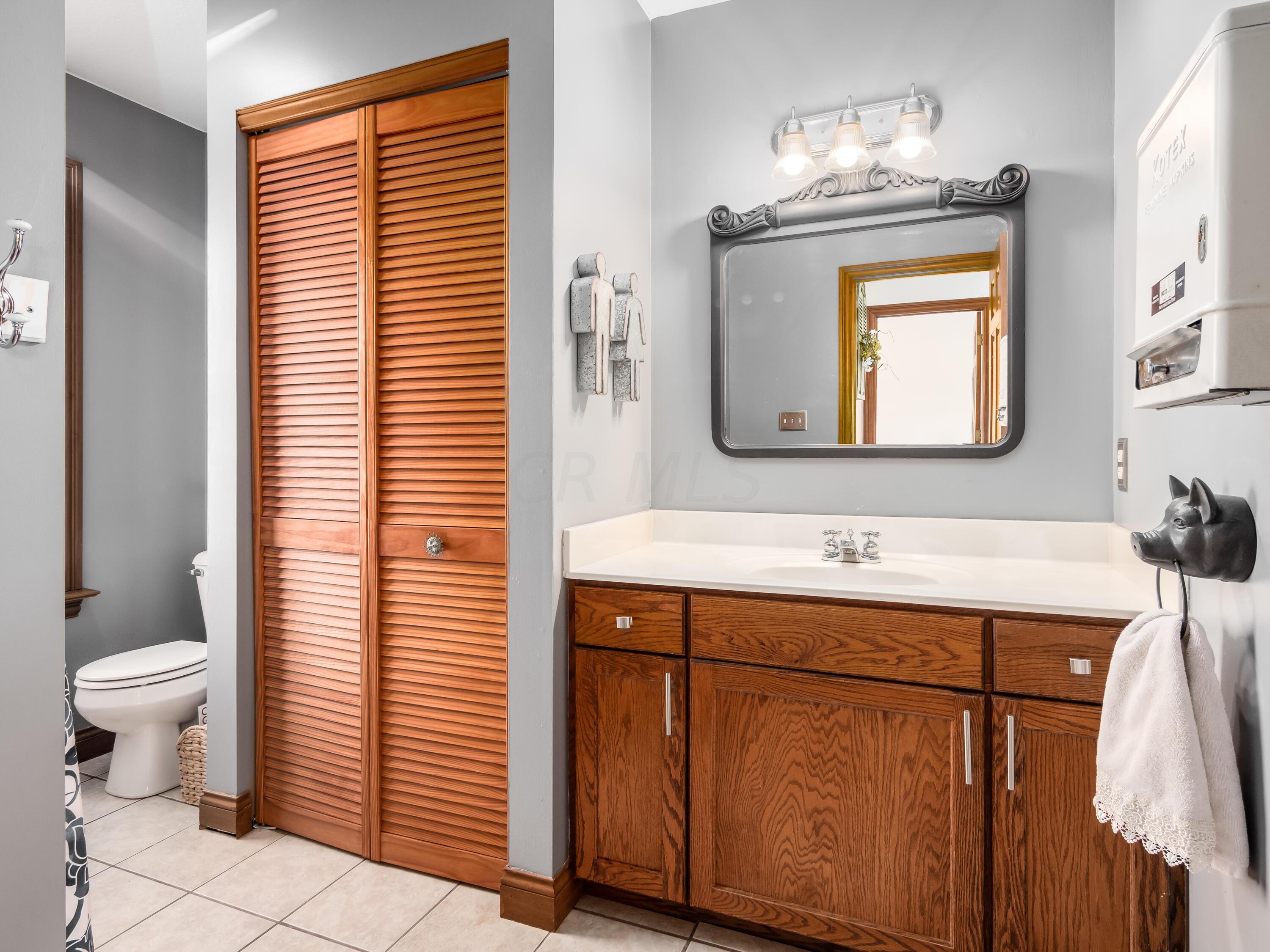 3216 Kelly McMaster Road Delaware, OH 43015 - Photo 31 of 51 2nd floor full bathroom