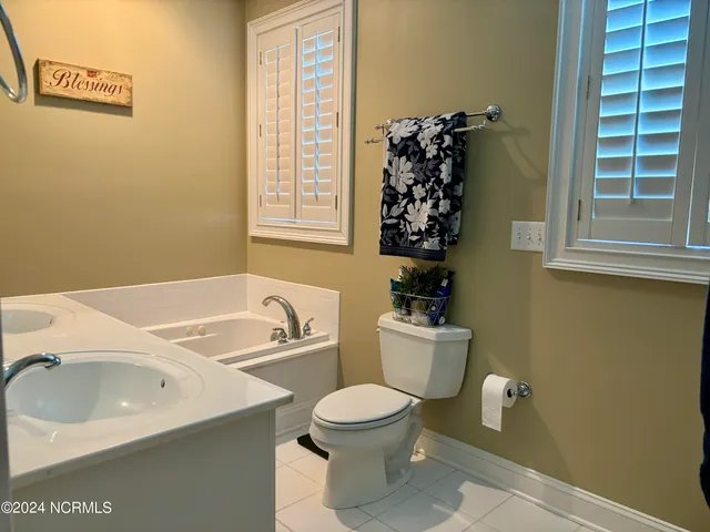 $2,795 | 211 Silver Sloop Way, Carolina Beach, NC 28428