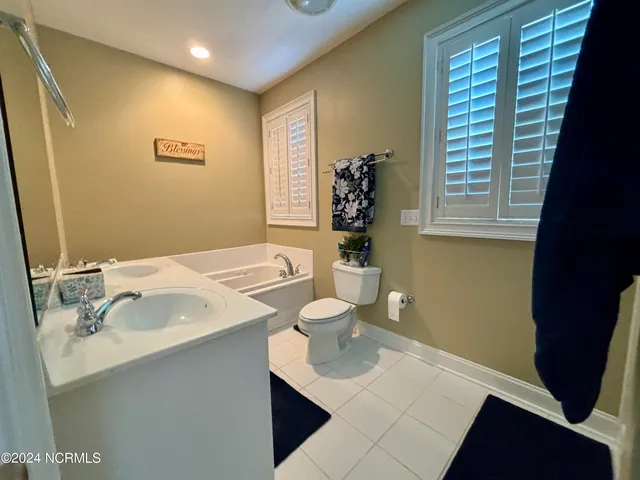 $2,795 | 211 Silver Sloop Way, Carolina Beach, NC 28428