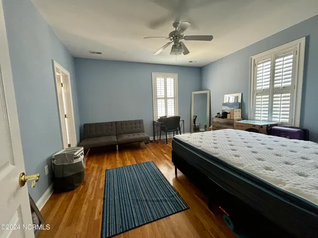 $2,795 | 211 Silver Sloop Way, Carolina Beach, NC 28428