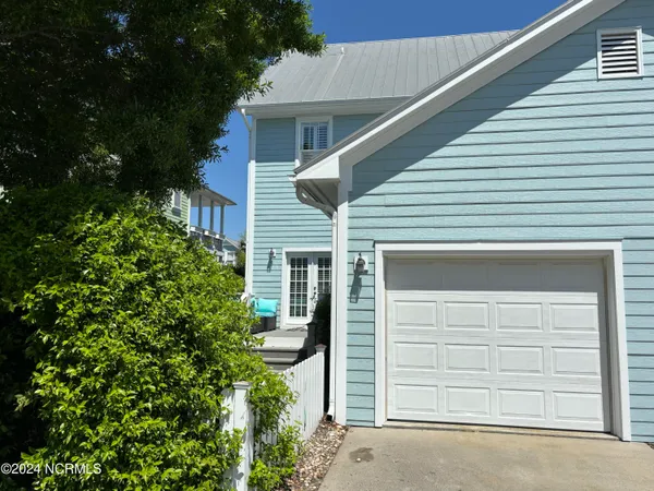 $2,795 | 211 Silver Sloop Way, Carolina Beach, NC 28428