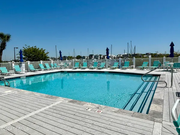 $2,795 | 211 Silver Sloop Way, Carolina Beach, NC 28428