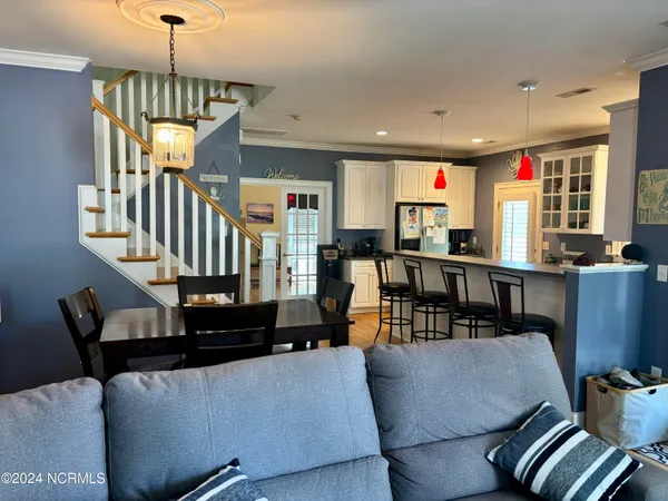 $2,795 | 211 Silver Sloop Way, Carolina Beach, NC 28428