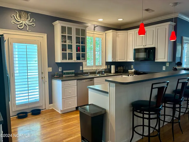 $2,795 | 211 Silver Sloop Way, Carolina Beach, NC 28428