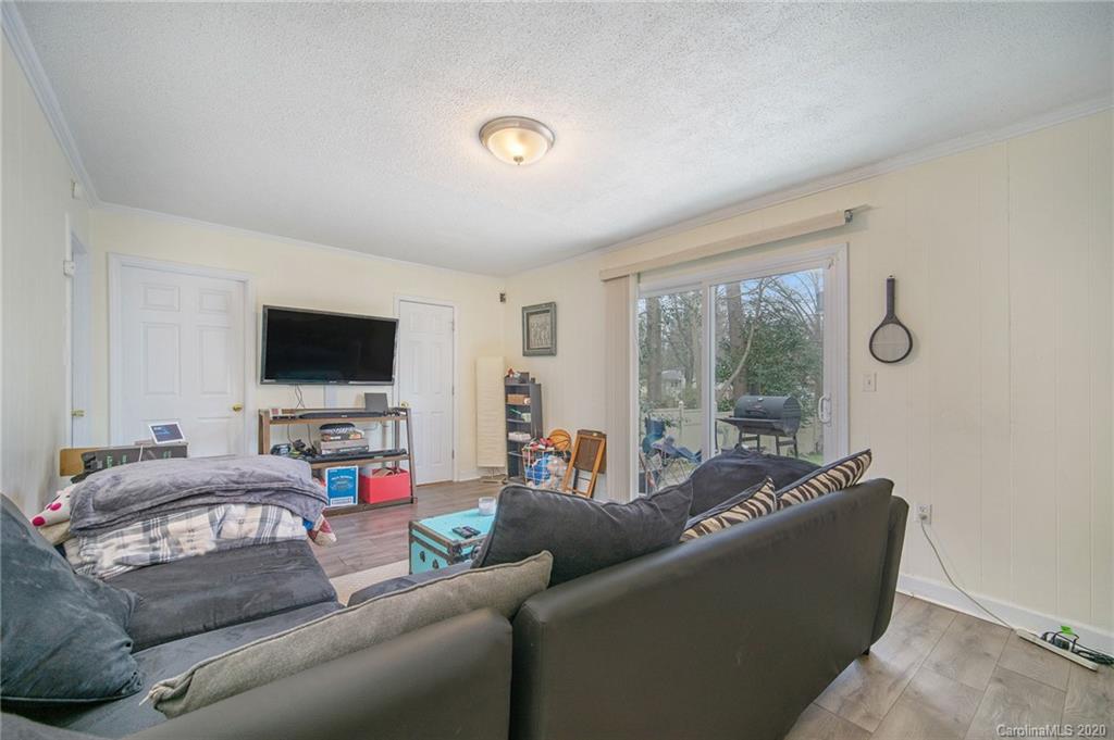 907 Log Cabin Road Charlotte, NC 28213 - Photo 14 of 30 Gallery Image 14