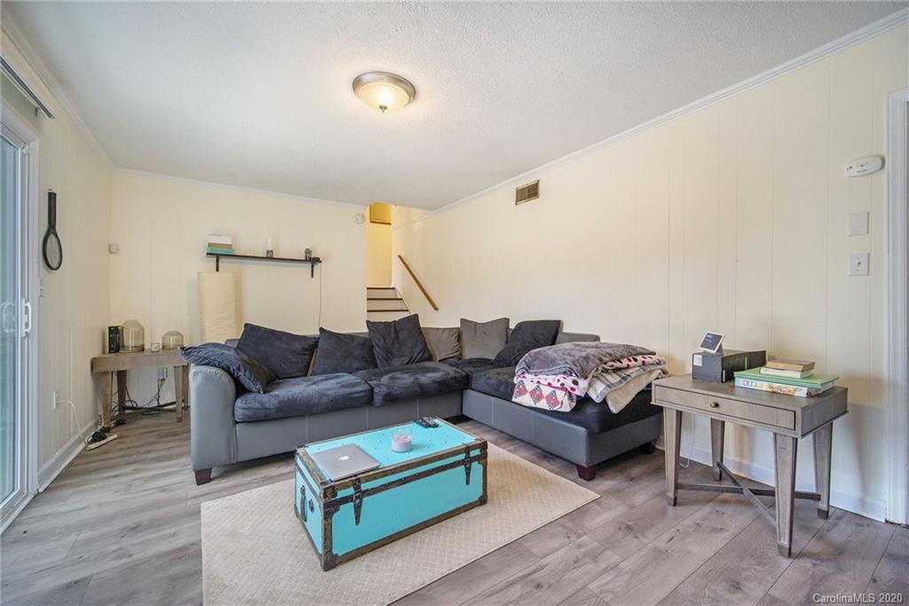 907 Log Cabin Road Charlotte, NC 28213 - Photo 16 of 30 Gallery Image 16