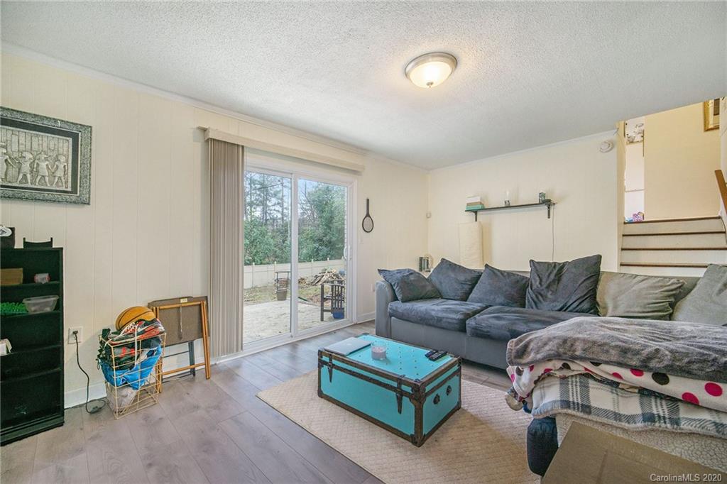 907 Log Cabin Road Charlotte, NC 28213 - Photo 17 of 30 Gallery Image 17