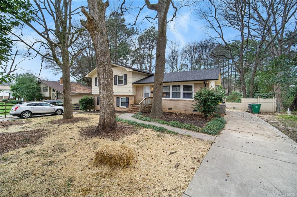 907 Log Cabin Road Charlotte, NC 28213 - Photo 3 of 30 Gallery Image 3