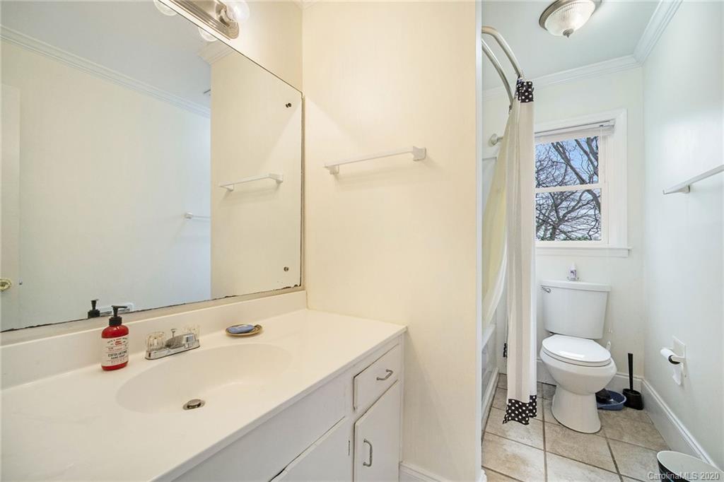 907 Log Cabin Road Charlotte, NC 28213 - Photo 23 of 30 Gallery Image 23