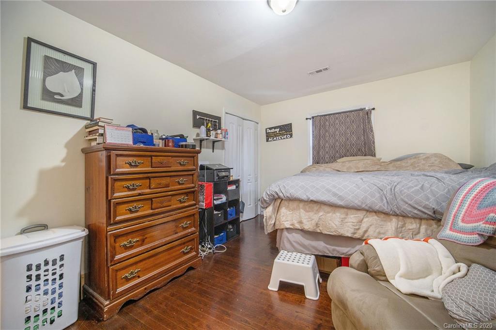 907 Log Cabin Road Charlotte, NC 28213 - Photo 25 of 30 Gallery Image 25