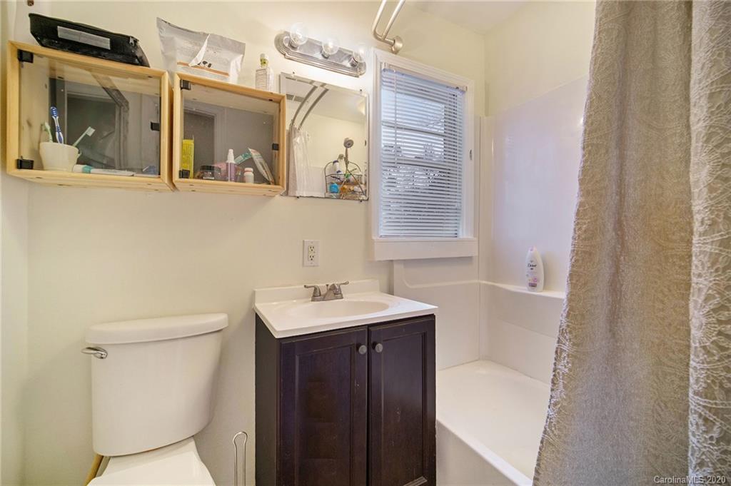 907 Log Cabin Road Charlotte, NC 28213 - Photo 26 of 30 Gallery Image 26