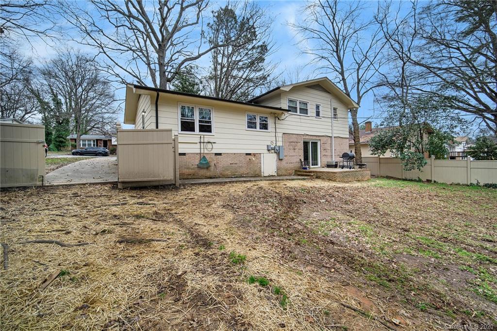 907 Log Cabin Road Charlotte, NC 28213 - Photo 27 of 30 Gallery Image 27