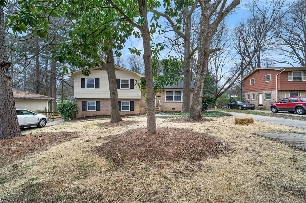 907 Log Cabin Road Charlotte, NC 28213 - Photo 30 of 30 Gallery Image 30