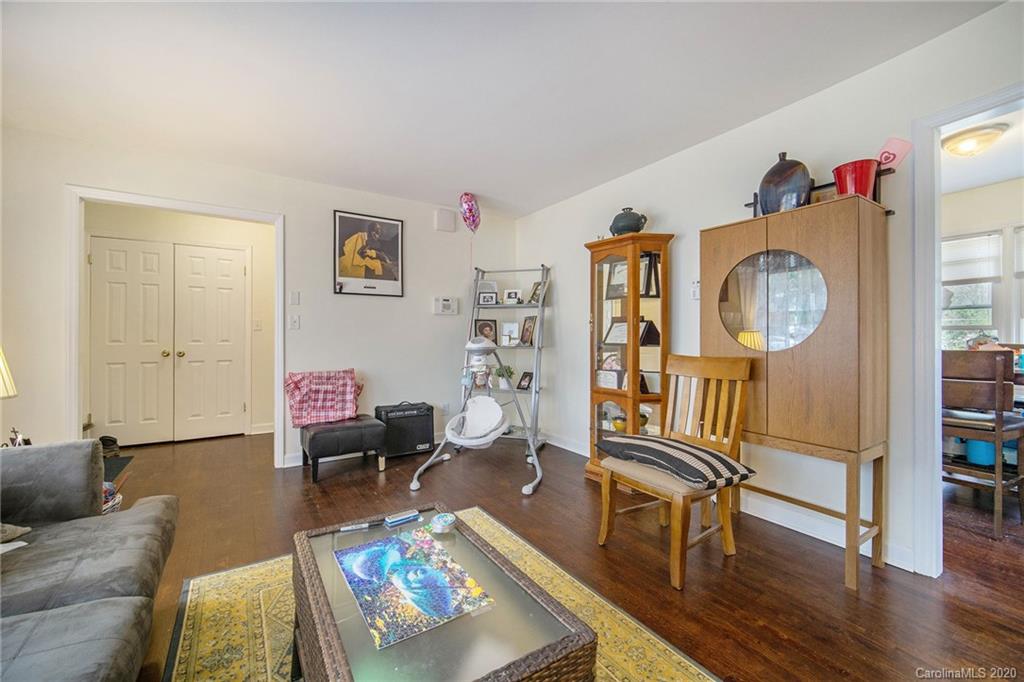 907 Log Cabin Road Charlotte, NC 28213 - Photo 5 of 30 Gallery Image 5
