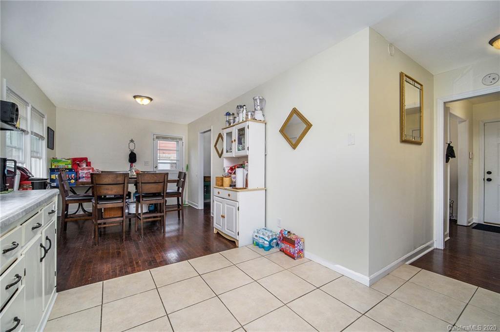 907 Log Cabin Road Charlotte, NC 28213 - Photo 10 of 30 Gallery Image 10