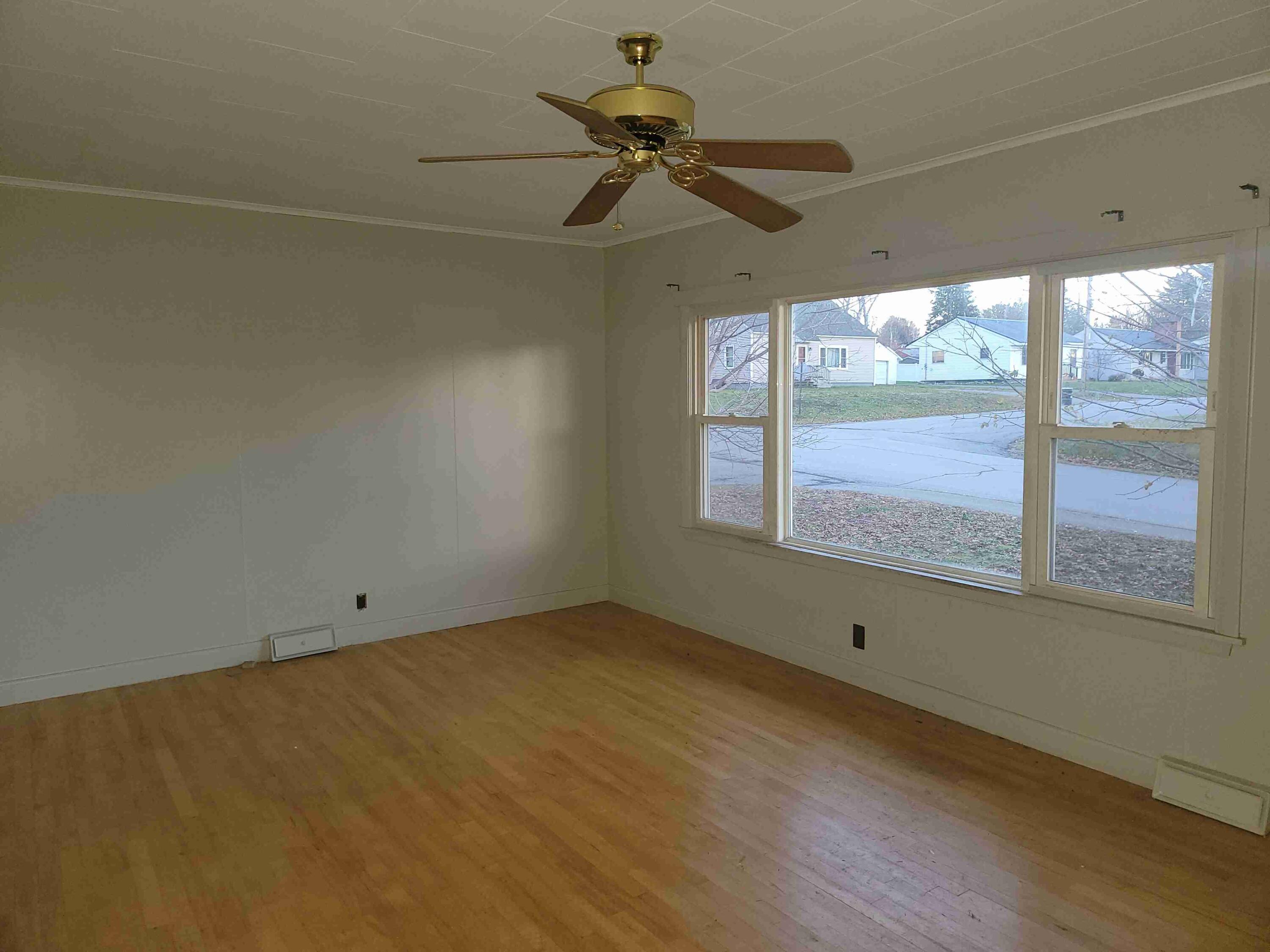 57 Maple Street Presque Isle, ME 04769 - Photo 4 of 10 20211119_155338.SMALL