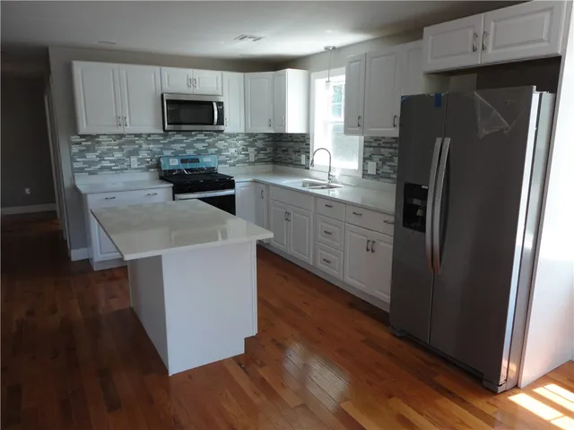 $2,900 | 845 Manton Avenue, Providence, RI 02909