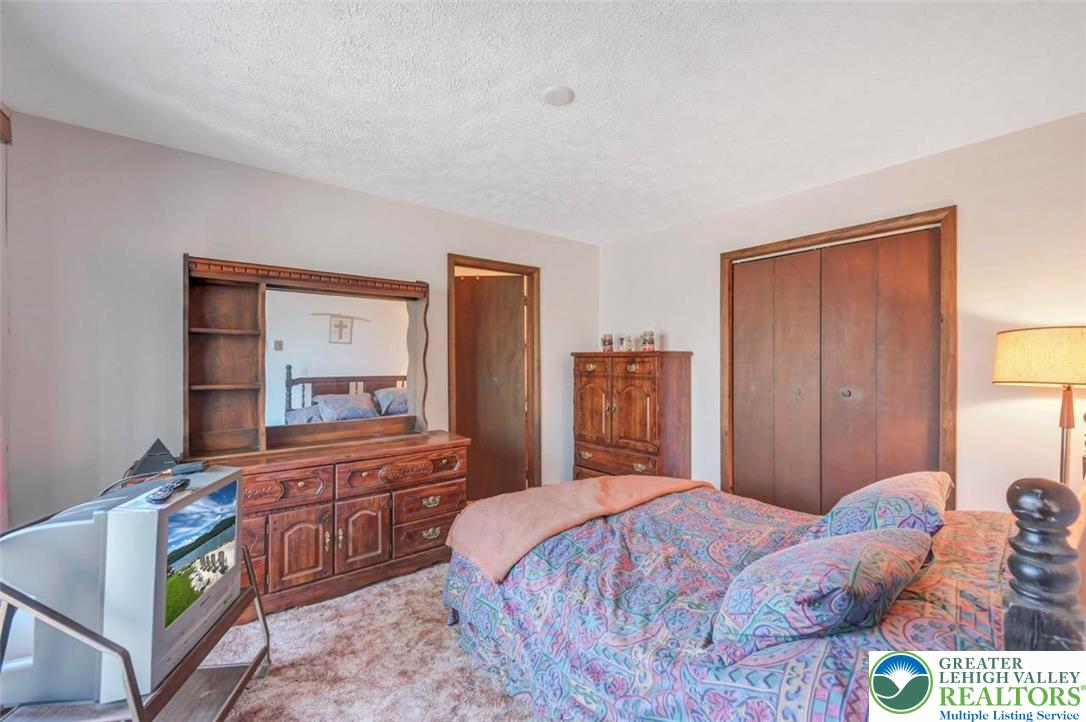 244 Lake Road Tobyhanna, PA 18466 - Photo 17 of 48 1st Floor Primary Bedroom