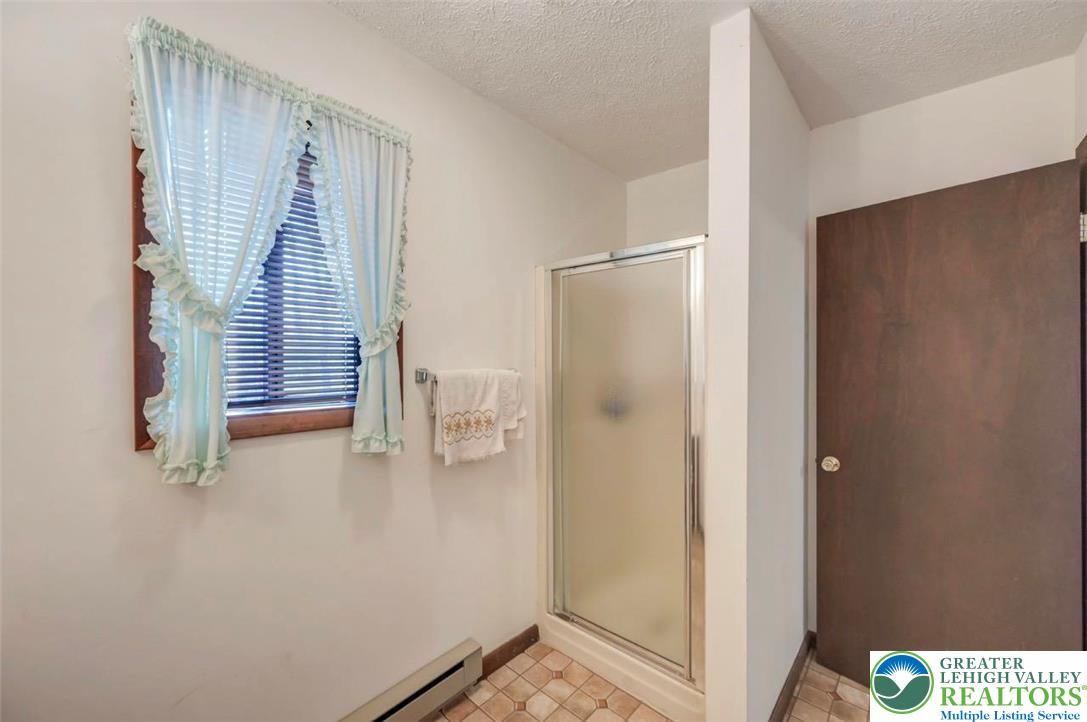 244 Lake Road Tobyhanna, PA 18466 - Photo 34 of 48 2nd Floor Main Bath