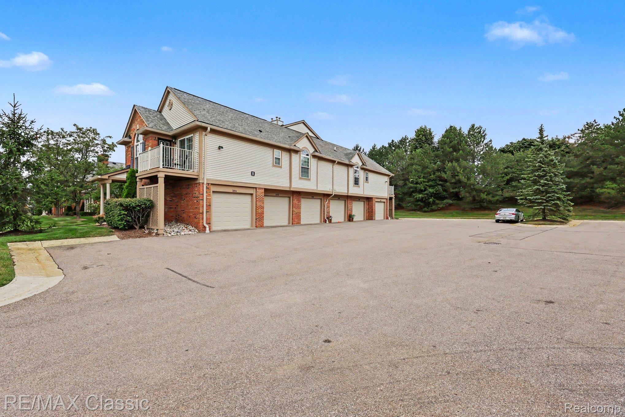 3626 Oakmonte Boulevard Rochester, MI 48306 - Photo 26 of 34 file_6663.jpg
