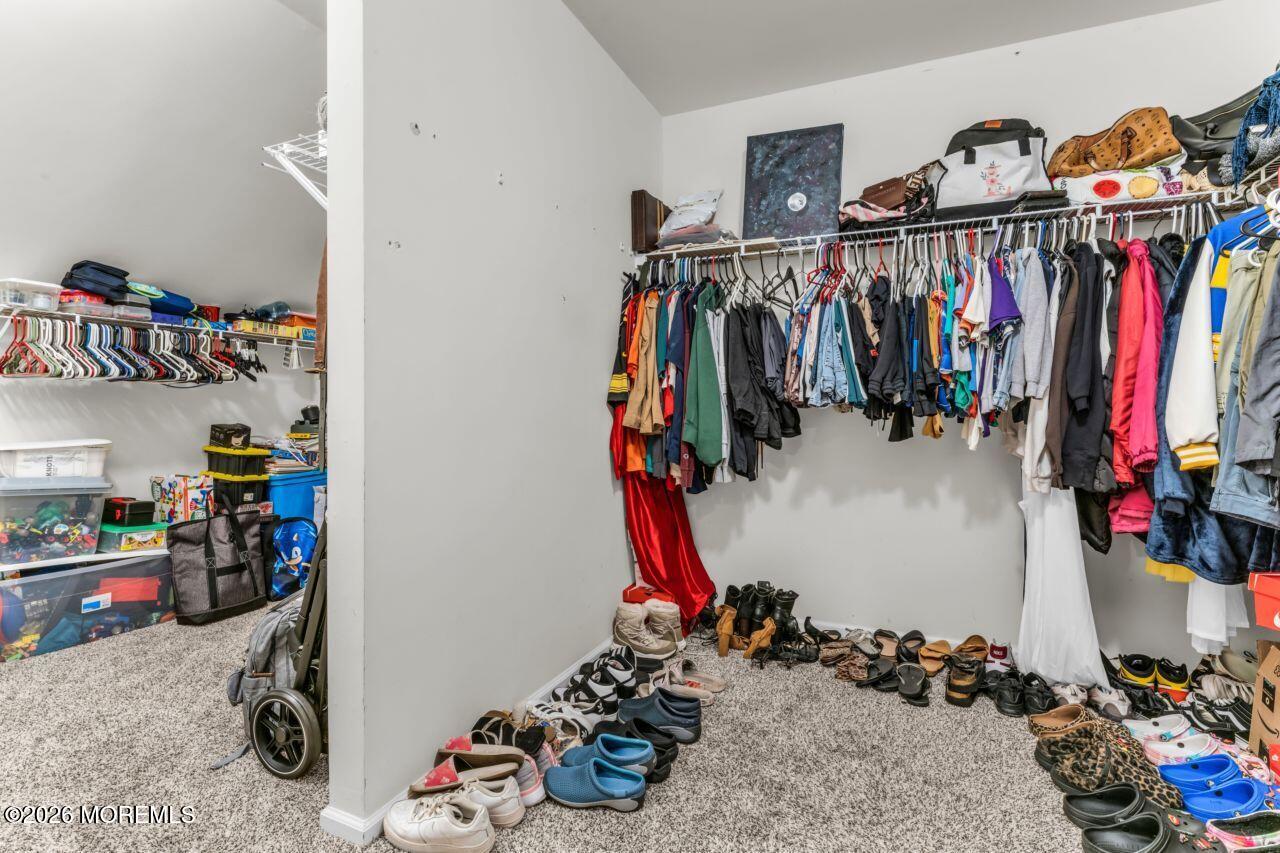 383 Meadowood Road Jackson, NJ 08527 - Photo 30 of 41 Walk-in Closet