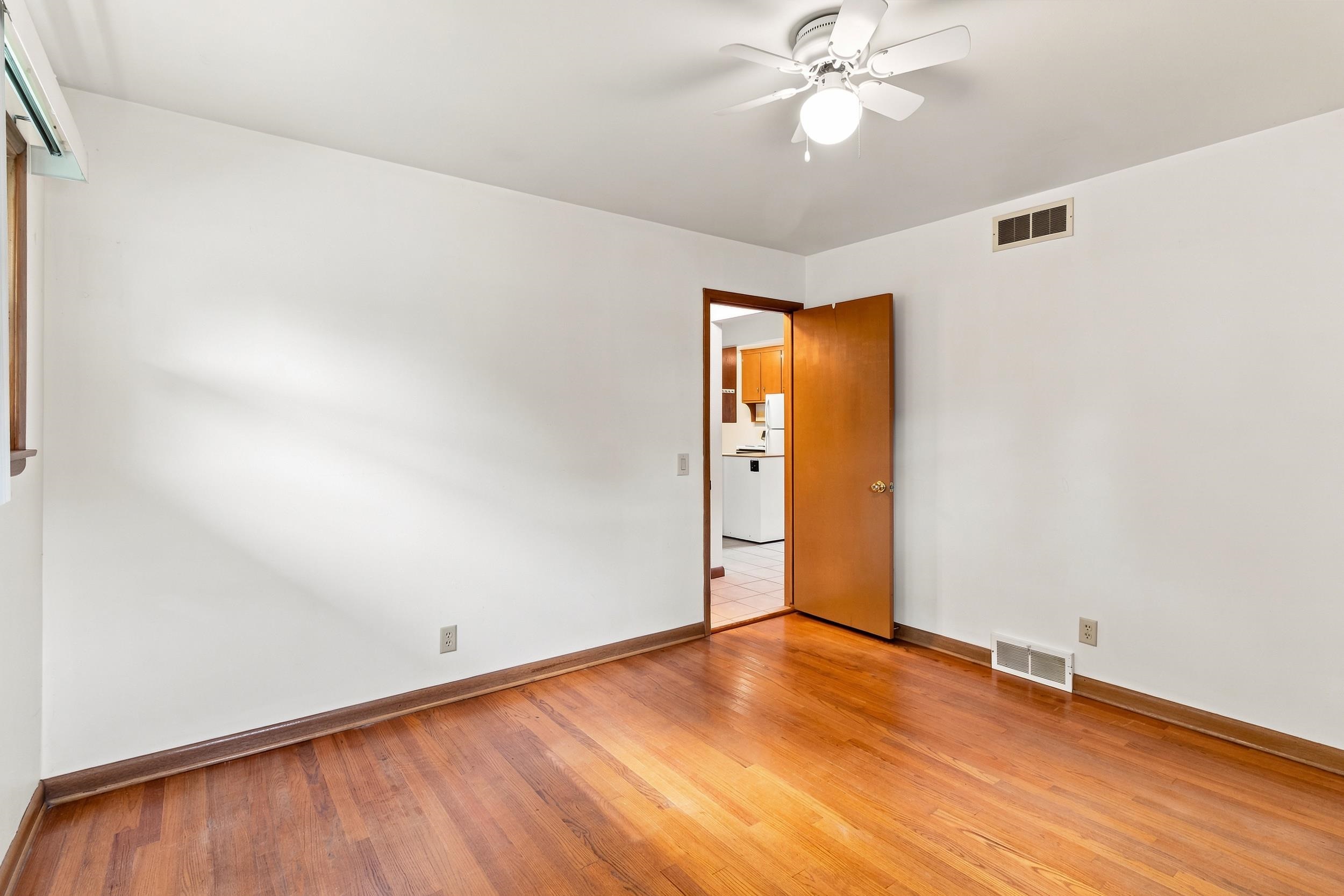 2834 Commercial Madison, WI 53704 - Photo 11 of 22
