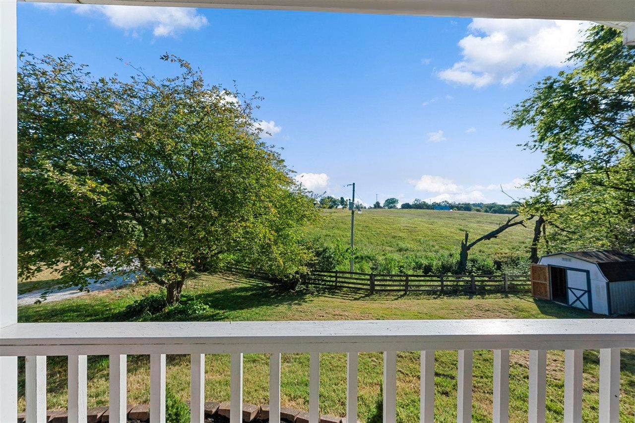 9155 Glasgow Road Smiths Grove, KY 42171 - Photo 3 of 29 Gallery Image 3