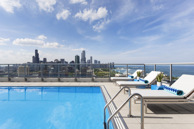 1629 South Prairie Avenue, Unit 708 Chicago, IL 60616 - Photo 4 of 7 a terrace view with sitting space