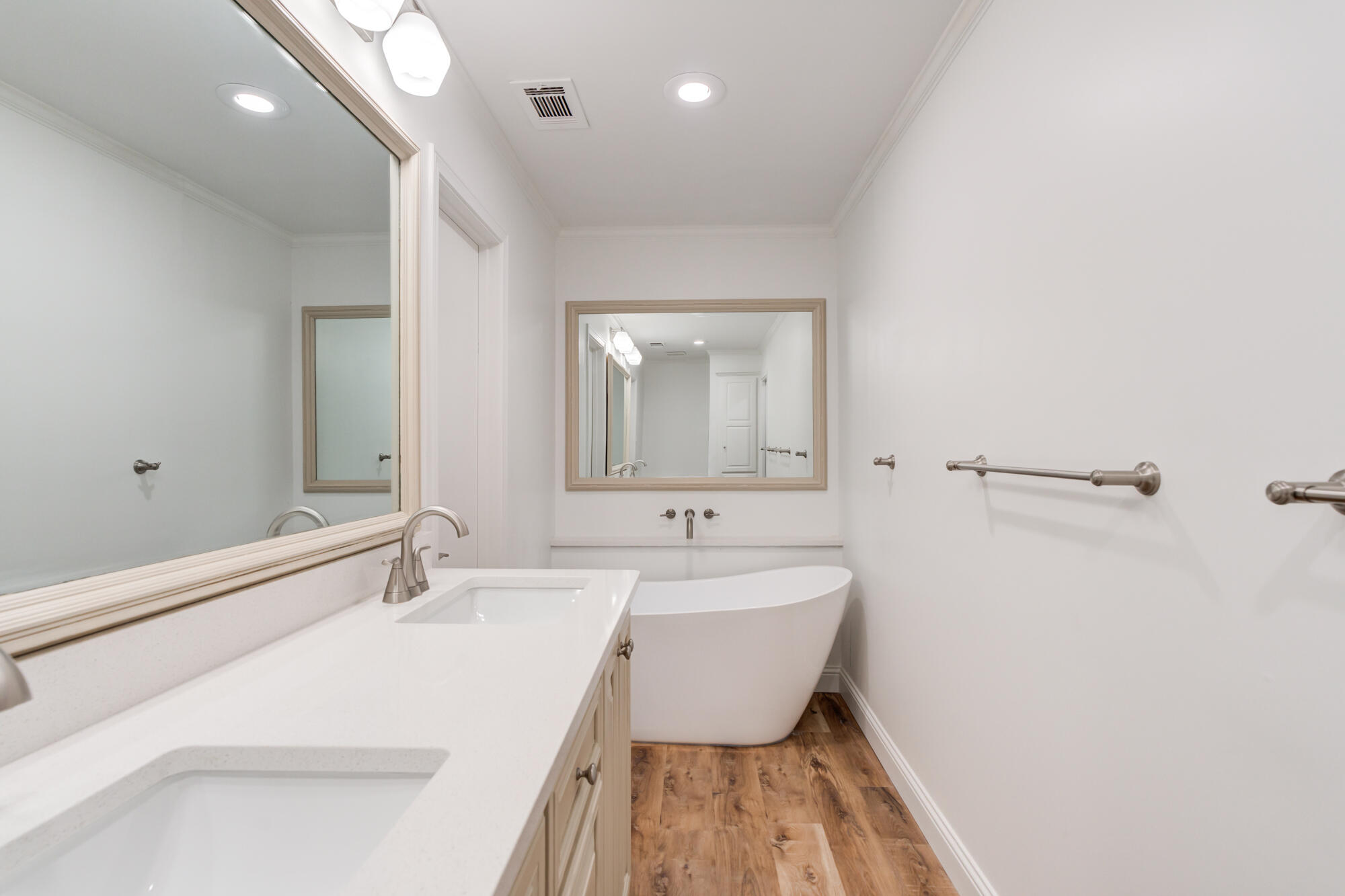4414 89th Street Lubbock, TX 79424 - Photo 31 of 56 4414-89th-St_Lubbock-TX_39_Primary-Bathr