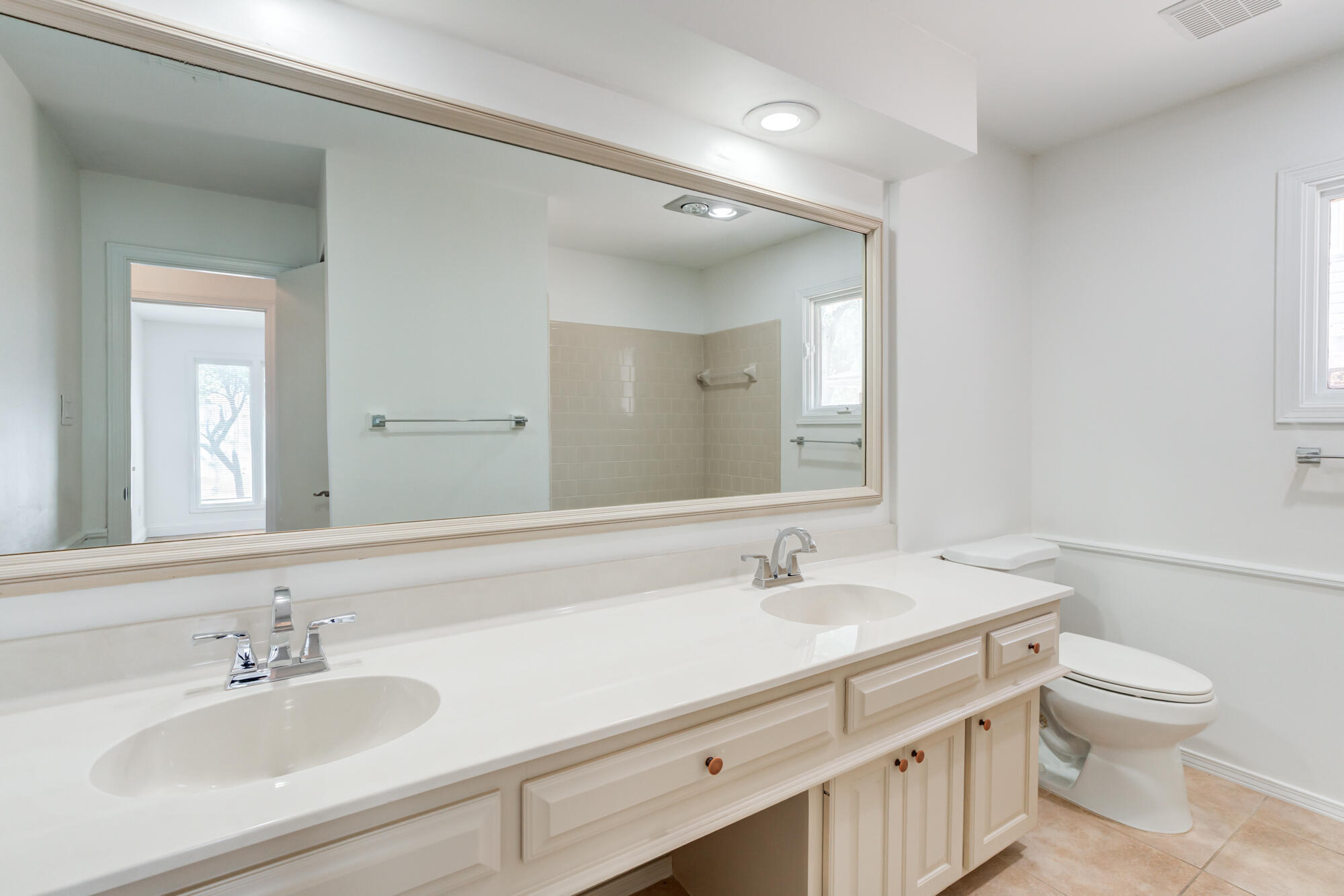 4414 89th Street Lubbock, TX 79424 - Photo 40 of 56 4414-89th-St_Lubbock-TX_32_Bathroom-2
